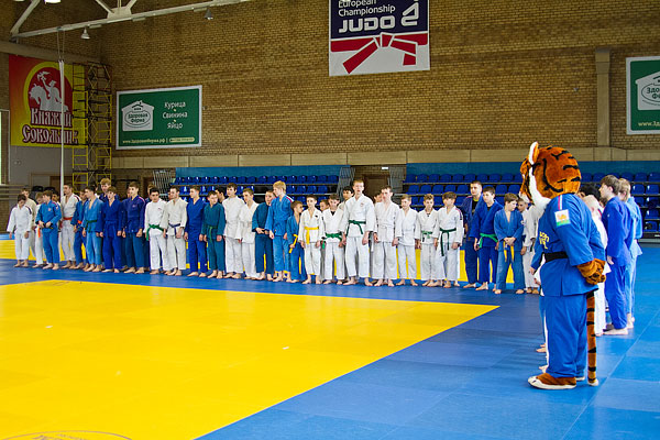 Галерея кимоно южноуральских чемпионов открылась в «Доме дзюдо»