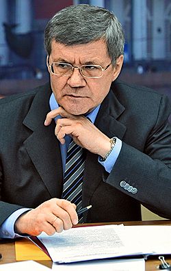 Чайка прервал молчание