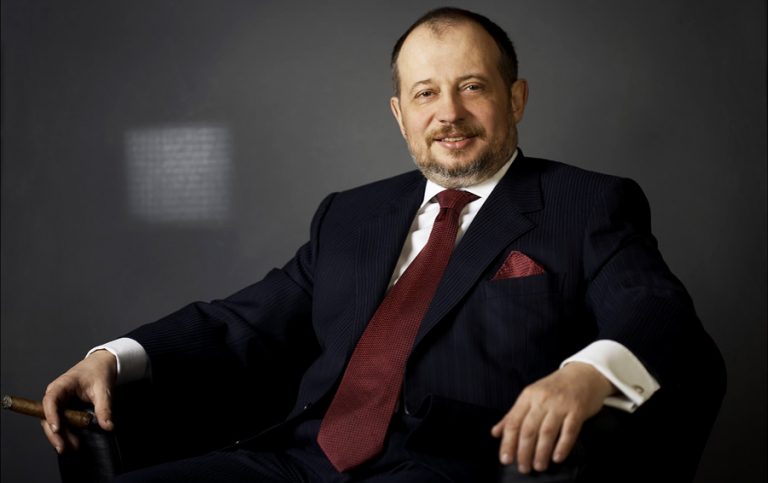 Олигарх Лисин начал зачистку СМИ?