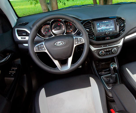 АвтоВАЗ назвал цену Lada Vesta Exclusive