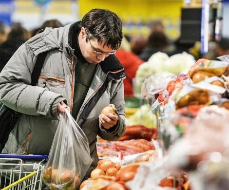 Бедным россиянам предлагают талоны на еду
