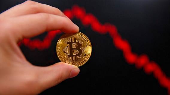 Биткоин упал ниже $22 000 в ходе внезапного падения криптовалютного рынка