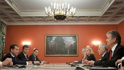 Братья Путина против братьев Медведева