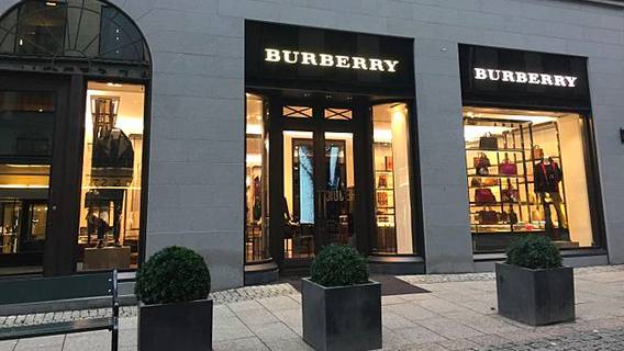 Burberry обновит свою стратегию для борьбы с конкурентами