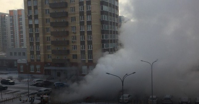 ЧП в Тюмени: двор в Заречном заливает кипятком