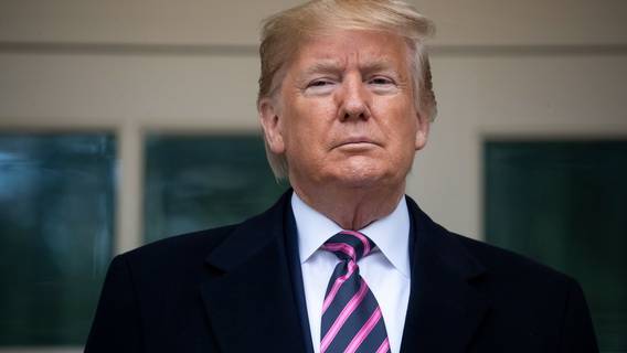 Дональд Трамп в иске, поданном в Лондоне, заявил, что досье о его связях с Россией причинило ему «страдания»