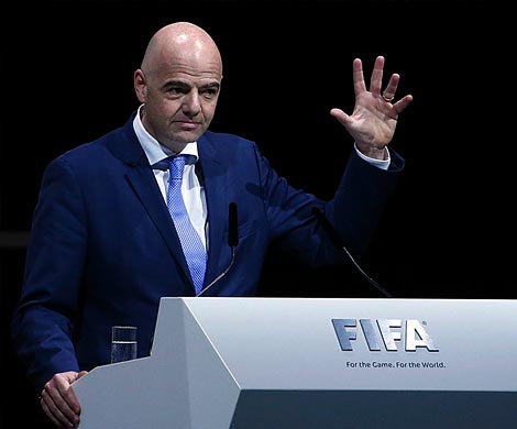 ФИФА возглавил протеже России – Инфантино