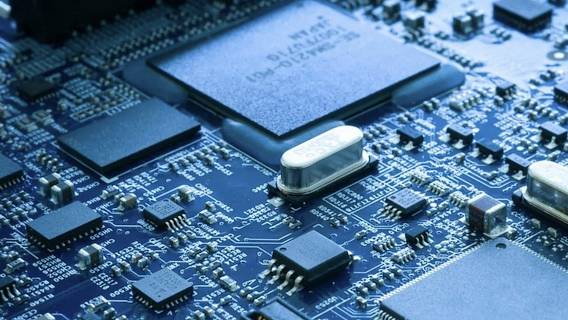 Генеральный директор Intel ожидает, что дефицит полупроводников продлится до 2024 года