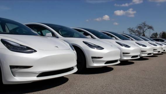 Исторический кризис Tesla: как политические амбиции Маска пошатнули империю электромобилей