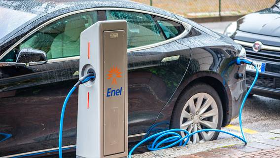 Итальянская Enel построит завод по производству солнечных панелей в США