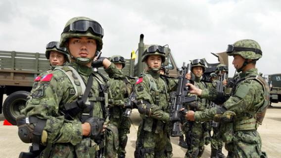 Китайские военные проведут боевые учения у побережья Тайваня во время посещения острова американской делегацией