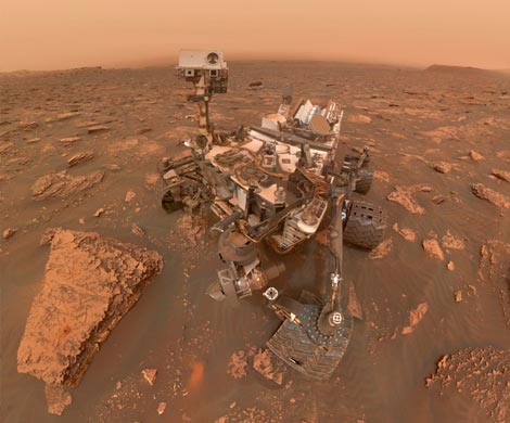 Марсоход Curiosity сделал селфи на фоне пылевой бури‍
