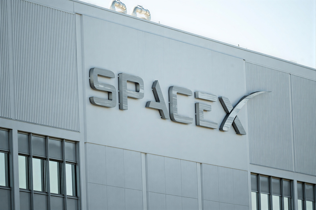 Маск против Уолл-стрит: SpaceX теряет $500 млрд капитализации, а ИИ-амбиции под вопросом