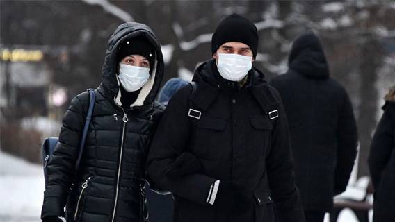 Маски возвращаются. Грипп и ОРВИ уверенно зашагали по России