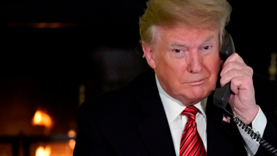 Масс-медиа узнали о попытке окружения отговорить Трампа от звонка Зеленскому