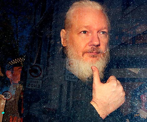 МИД Великобритании пообещал Эквадору исключить казнь Ассанжа