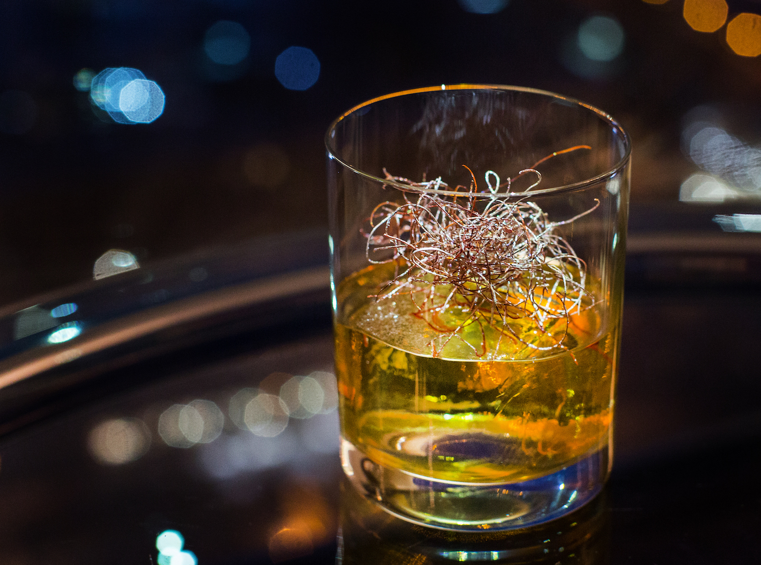 Москва: Mercedes bar приглашает настоящих мужчин