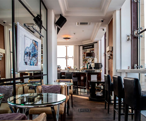 Москва: Mercedes bar приглашает настоящих мужчин