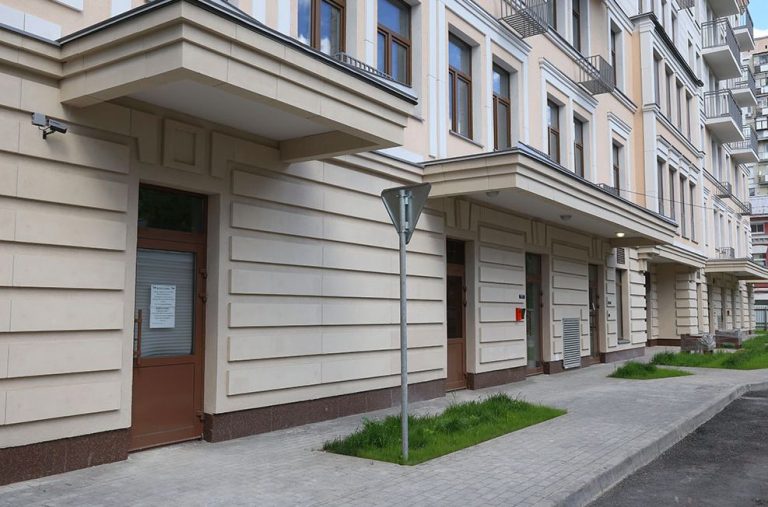 Москва: очередники проиграли гражданам с деньгами