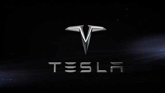 Мужчина заживо сгорел, не сумев выбраться из автомобиля Tesla