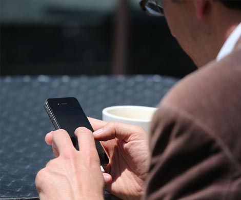 Мужчины не представляют свою жизнь без смартфона