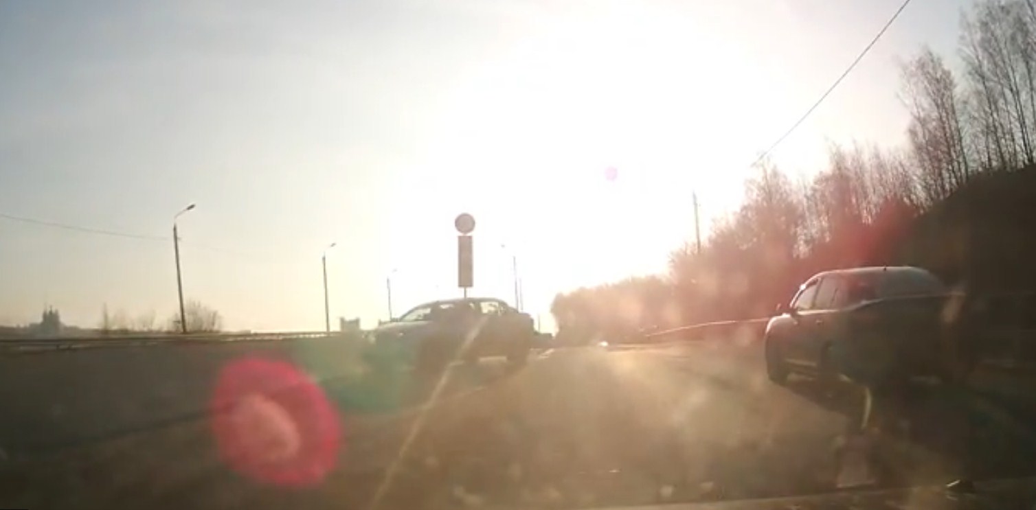 Опасную езду по встречке сняли на видео в Смолнеске