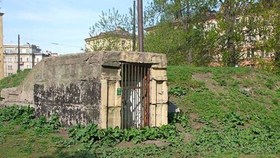 «Особый» губернаторский контроль за объектами гражданской обороны окончательно уничтожил петербургские бомбоубежища