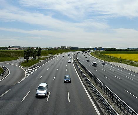По кривой автодорожке