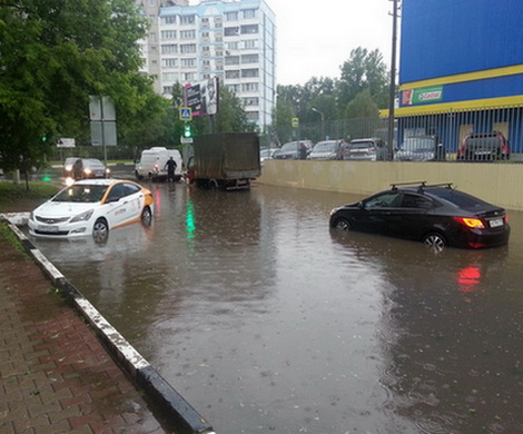 Тропический ливень накрыл Москву и центр России
