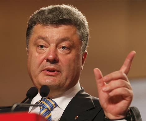 Порошенко пригрозил санкциями участникам присоединения Крыма к РФ