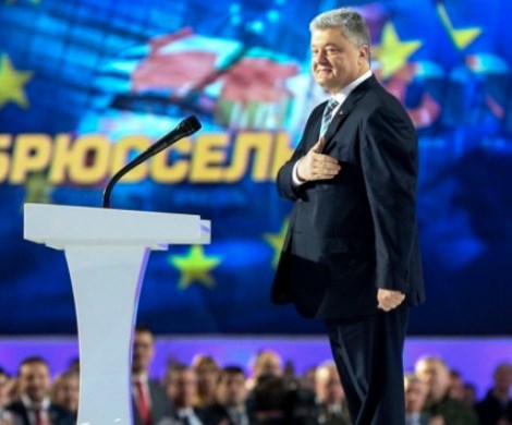 Порошенко заявил о необходимости мира с Россией