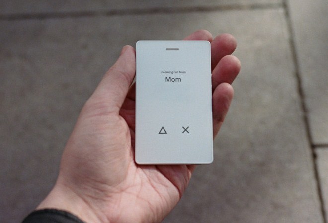 Представлен самый маленький телефон в мире - Light Phone 2