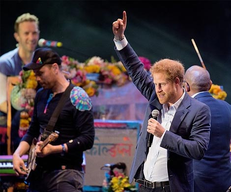 Принц Гарри спел с Coldplay на благотворительном концерте