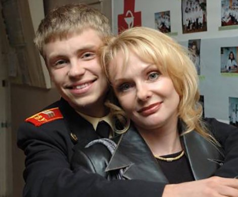 Принимала какие-то таблетки: у Малахова пытались выяснить загадку смерти Цывиной