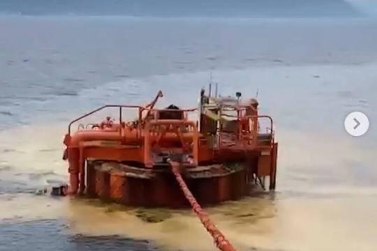Пропитанные нефтью деньги уплывают в офшоры?