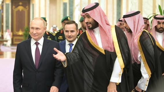 Путин совершил визит на Ближний Восток