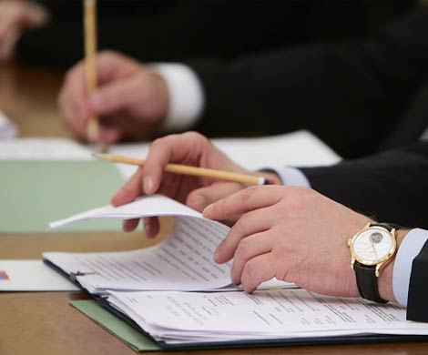 Расходы на зарплату аппарата правительства сократят, а на армию и флот – нет