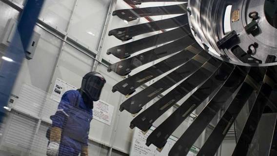 Rolls-Royce готовится временно закрыть производство и сократить часы работы