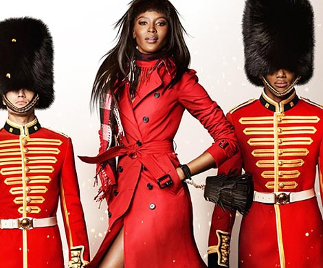 Ромео Бекхэм станцевал с Наоми Кэмпбелл в рождественской рекламе Burberry