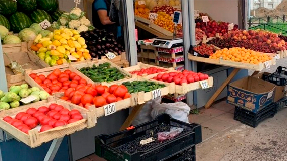 Роскачество предупредило об опасности покупки продуктов "с рук"
