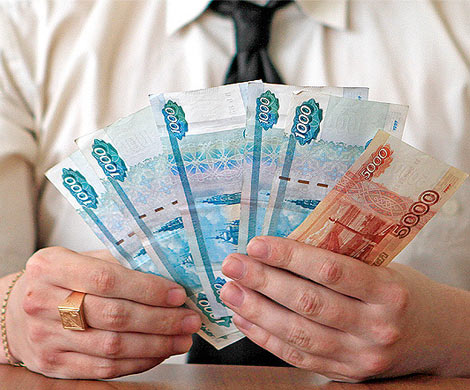 Россияне по-прежнему предпочитают хранить сбережения в рублях