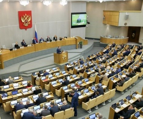«Россияне завидуют богатым и умным» чиновникам: единороссы со скандалом отстаивали право госслужащих на роскошь
