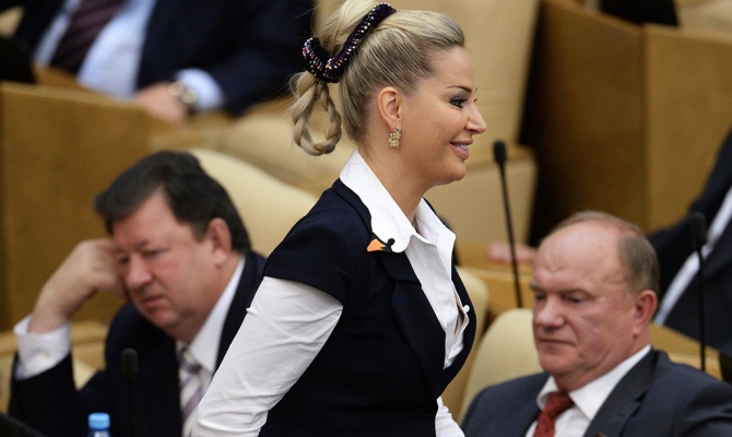 Следкому не удаётся привлечь мужа Максаковой