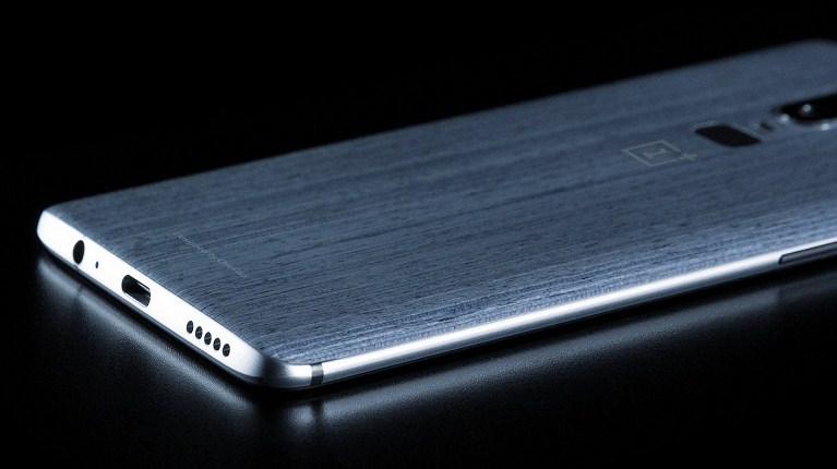 Смартфон OnePlus 6 показали на первом живом фото