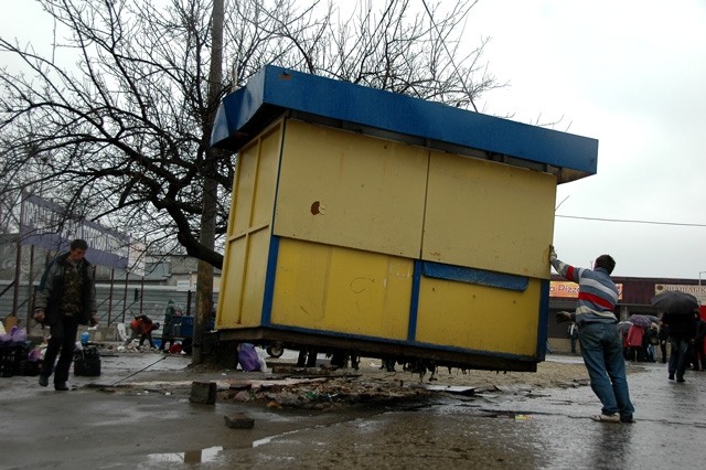 Собянин продал Москву крупным сетевым компаниям