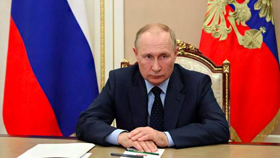 Согласно источникам, Путин изолирован, недоверчив и опирается на горстку «ястребов» по Украине