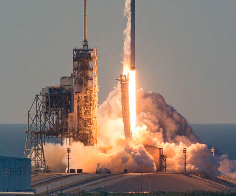 SpaceX успешно запустила ракету Falcon Heavy