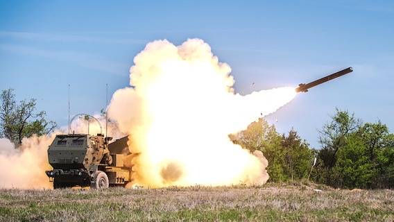 США отправляют Украине дальнобойную артиллерию HIMARS: Подмосковью, Курску и Воронежу приготовиться к атаке?