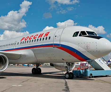 Стюардесса «России» сломала палец 2-летней девочке из Екатеринбурга