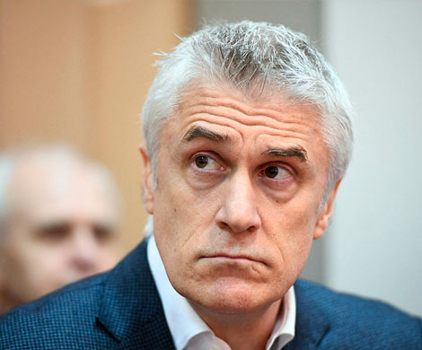Суд продлил домашний арест Майклу Калви
